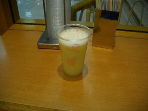 20120915_05_レモンジュースは３玉つかってる？_上野松坂屋地下1階生ジュース
