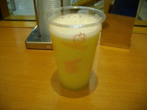 20120915_04_レモンジュースは３玉つかってる？_上野松坂屋地下1階生ジュース