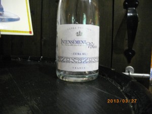 Intensément Blue / アントゥンセーモン ブルー [青いフランスのスパークリングワイン]