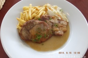 豚ロース肉のステーキ 熟成ニンニクしょう油風味 670円[ボンボンカフェ(Bon Bon Cafe)]