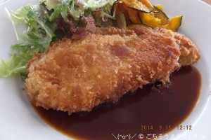 豚ロース肉チーズカツレット 昔ながらのデミグラスソース670円[ボンボンカフェ(Bon Bon Cafe)]
