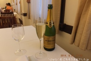 Vin Mousseux de qualite, Chardonnay Brut, "Le Baron" [NV] / ヴァン・ムスー・ドゥ・カリテ シャルドネ・ブリュット“ル・バロン”[NV] [ラ トゥール(京都大学内)]