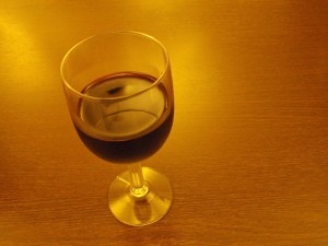 あさくま多摩川店_グラスワインをいただいています